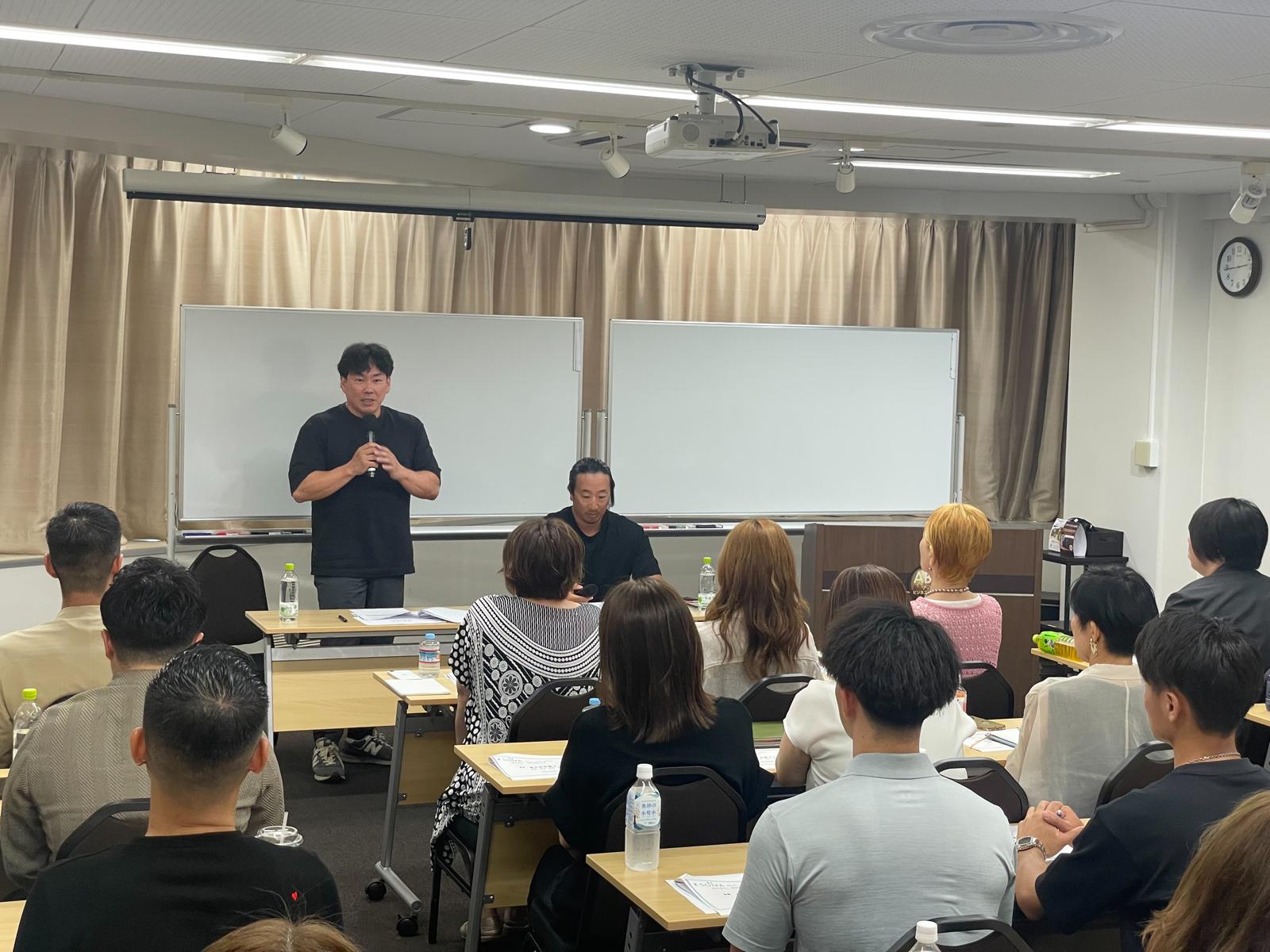 受講生の問いに講師が応える講習会の様子